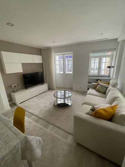 Modern 1 Bedroom City Center Aveiro Apartment Exterior photo