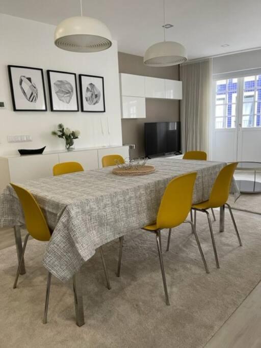 Modern 1 Bedroom City Center Aveiro Apartment Exterior photo